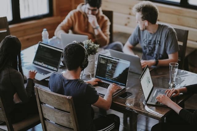 How to Choose the Right IT Service Provider in Bristol